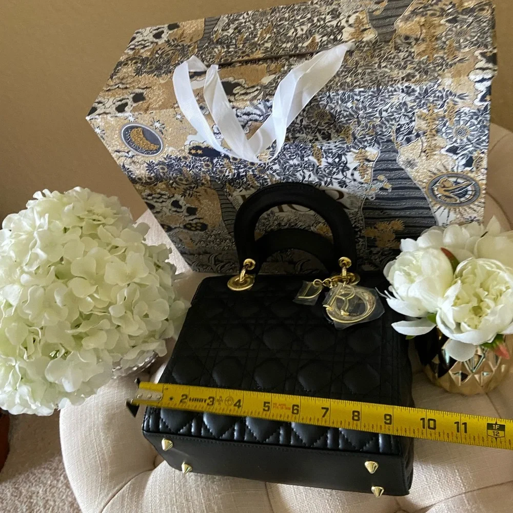 Classy lady bag CD Black Quilted Tote - Picture 2 of 16